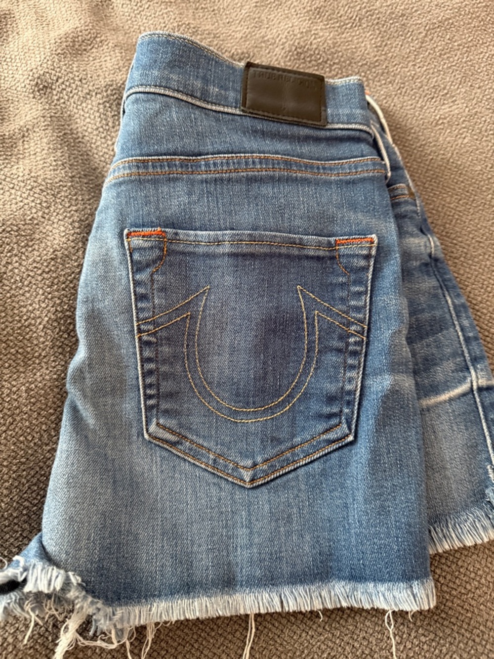 TRUE RELIGION AVA CUT OFF SHORTS - SIZE 26